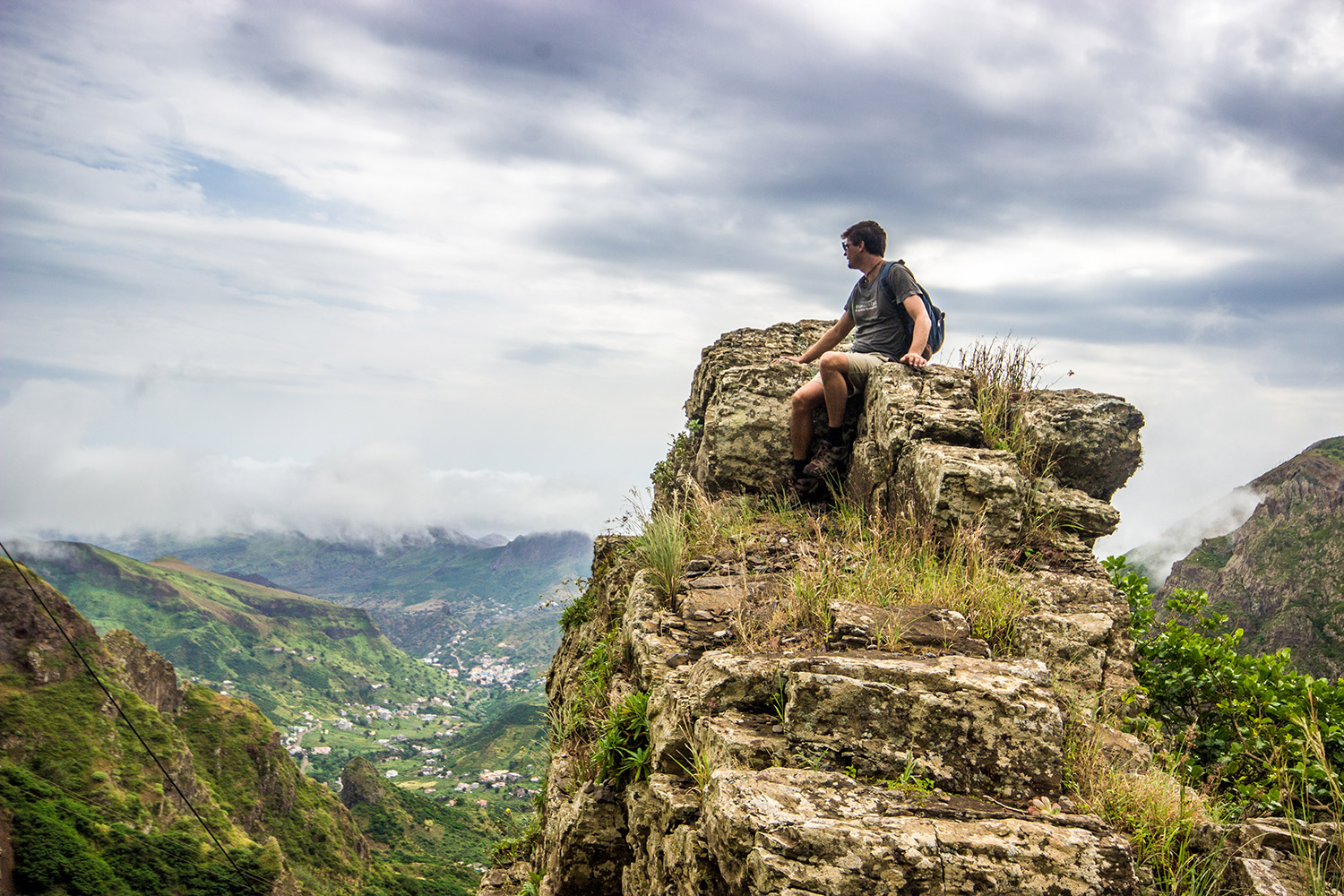 Paul Valley auf Capo Verde, von Larwin / < a href="https://www.shutterstock.com/de/image-photo/visiting-paul-valley-capo-verde-753171922?src=W8-d7jqYYMiSDlDcNkuDTw-8-19&studio=1">shutterstock.com