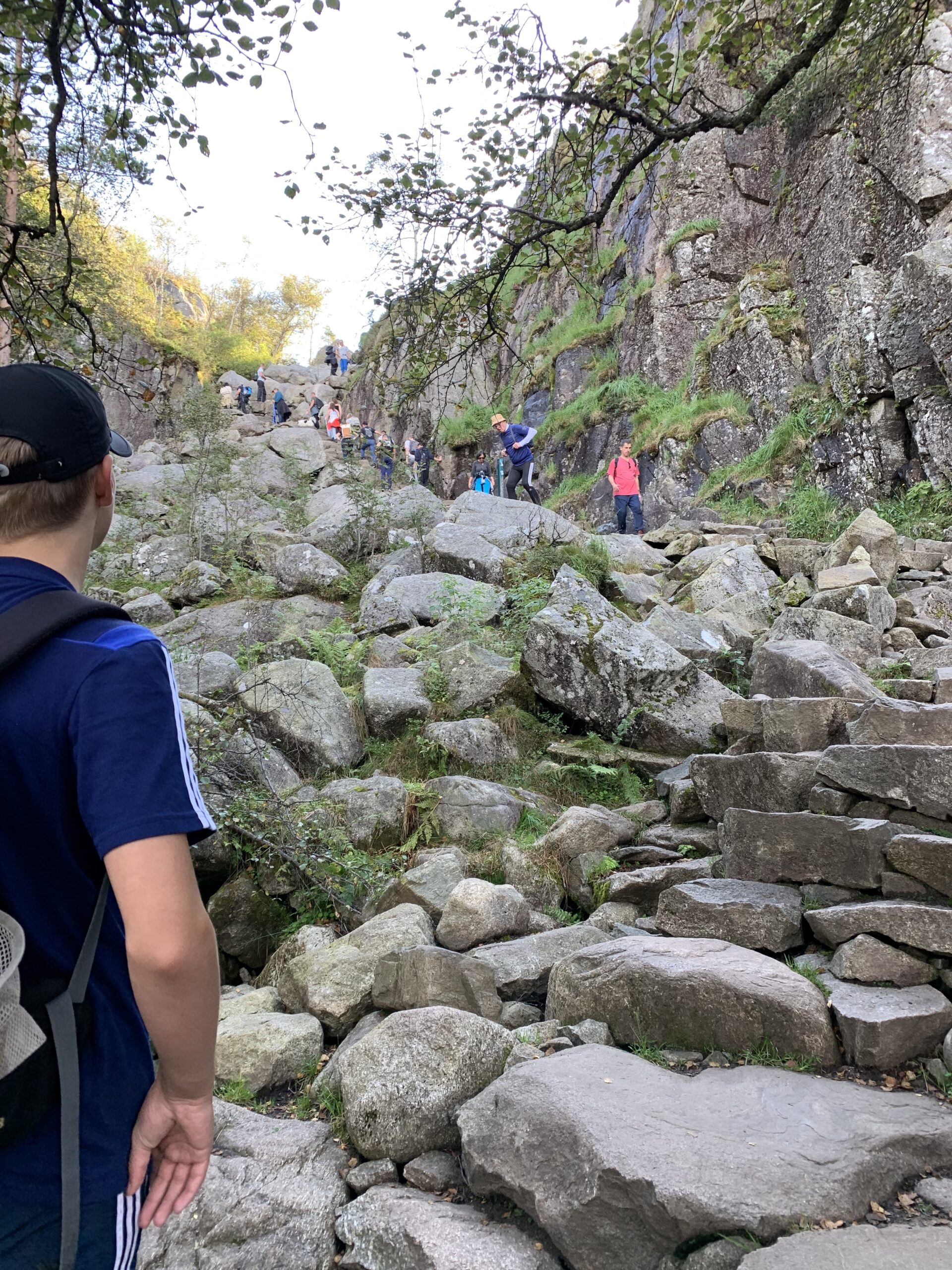 Preikestolen – Aufstieg über Felstreppe